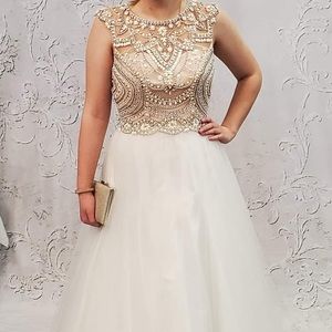 ‼️‼️LAST CHANCE‼️‼️ Size Ten Tan and White Prom Dress